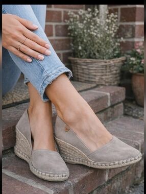 VERBENAS Spain Taupe Suede Espadrille Wedge Slip-On Shoes 9.5 Leather